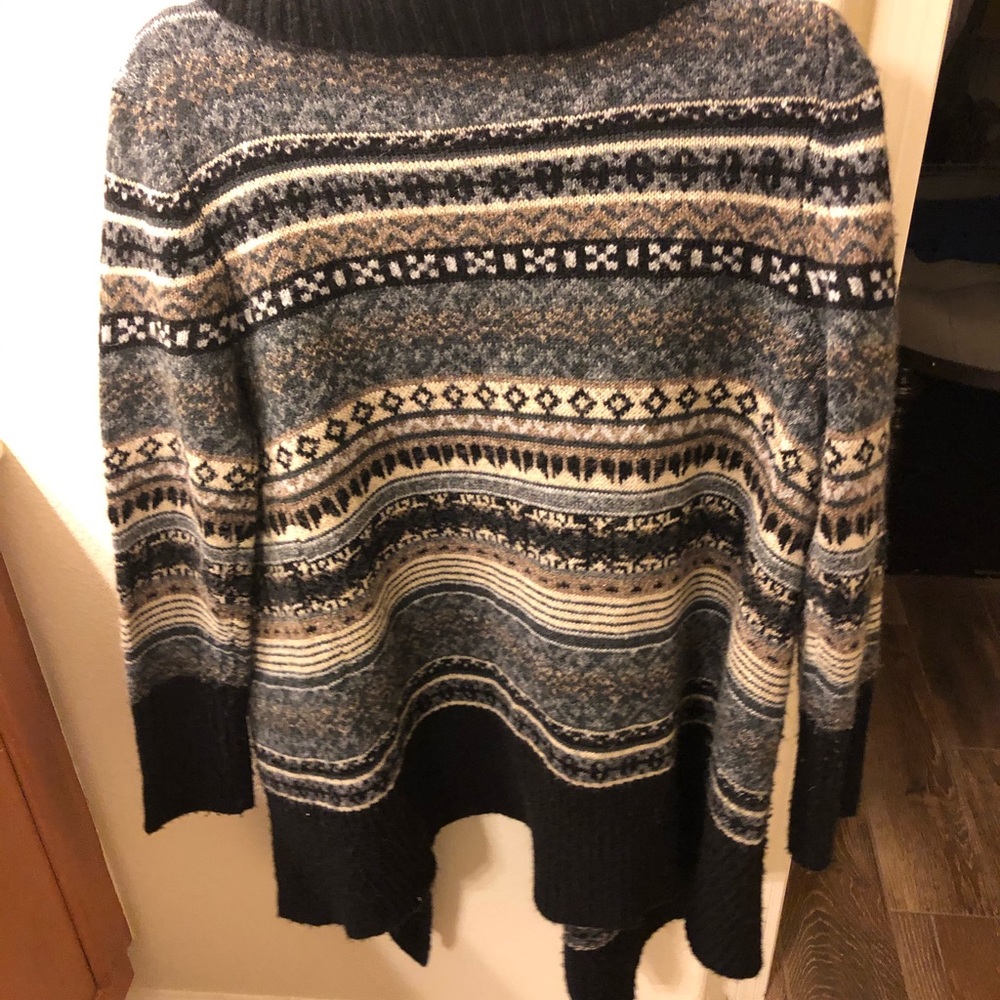 Sweater - Picture 2 of 3
